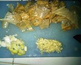 Foto langkah ke 1 dari resep Sop Kembang Tahu Telur.