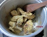 Foto langkah ke 3 dari resep Ayam Goreng Bumbu Kuning Ungkep ala Ibu.