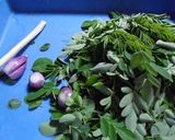 Foto langkah ke 1 dari resep Sayur Kelor.