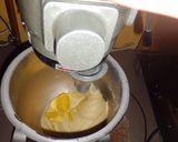 Foto langkah ke 2 dari resep Roti manis selai berry.