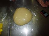 Roti manis selai berry