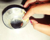 Foto langkah ke 7 dari resep Lovely Chocolate Lava Cake.
