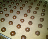 Foto langkah ke 5 dari resep Coco Crunch Chocolate Butter Cookies.