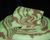 Foto langkah ke 8 dari resep Pandan Zebra Cake.
