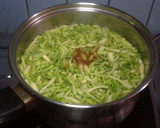 Foto langkah ke 1 dari resep Tumis Bunga Pepaya.
