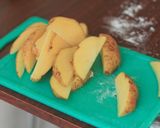 Foto langkah ke 2 dari resep Original Potato Wedges.