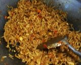 Foto langkah ke 6 dari resep MIE GORENG NAMPOL.