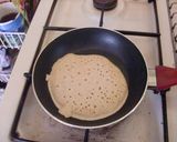 Foto langkah ke 6 dari resep Oatmeal Strawberry Yoghurt Pancake.