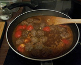 Foto langkah ke 3 dari resep Semur bola-bola daging cincang.