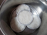 Bihun Kukus Mangga Saus Santan