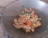 Foto langkah ke 3 dari resep Indomie Goreng My Way.