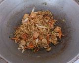Foto langkah ke 7 dari resep Indomie Goreng My Way.
