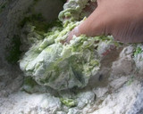 Foto langkah ke 3 dari resep Spinaci Ravioli Contenuto di verdure gamberetti.