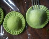 Foto langkah ke 9 dari resep Spinaci Ravioli Contenuto di verdure gamberetti.