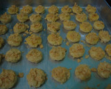 Foto langkah ke 4 dari resep C0RN FLAKES COOKIES.