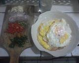 Foto langkah ke 1 dari resep Telor Ceplok Tumis Cabai.