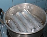 Foto langkah ke 4 dari resep Chicken Shrimp Roll.