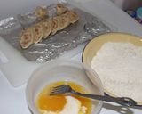 Foto langkah ke 6 dari resep Chicken Shrimp Roll.