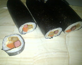 Foto langkah ke 5 dari resep Sushi sederhana.