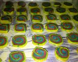 Foto langkah ke 3 dari resep Kue kering rainbow.
