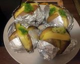 Foto langkah ke 3 dari resep Kentang panggang saus keju.