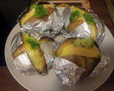 Foto langkah ke 3 dari resep Kentang panggang saus keju.