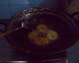 Foto langkah ke 4 dari resep Rolade Mie Saus Oregano.