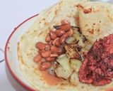 Foto langkah ke 4 dari resep Tortilla dengan Daging Kornet dan Kacang Pinto.