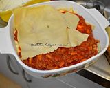 Foto langkah ke 6 dari resep Lasagne Daging Giling dan Sosis.