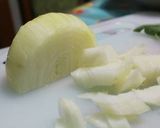 Foto langkah ke 2 dari resep Pasta with Zucchini and Mushroom in Tomato Sauce.