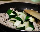 Foto langkah ke 9 dari resep Pasta with Zucchini and Mushroom in Tomato Sauce.