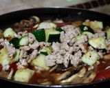 Foto langkah ke 12 dari resep Pasta with Zucchini and Mushroom in Tomato Sauce.