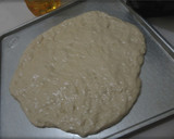Foto langkah ke 3 dari resep Pizza Mudah Buat Si Malas.
