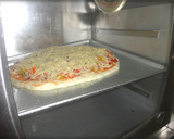 Foto langkah ke 5 dari resep Pizza Mudah Buat Si Malas.
