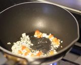 Foto langkah ke 4 dari resep Bihun Superior Aglio Olio.
