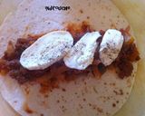Foto langkah ke 12 dari resep Cheesy Beef Burritos.
