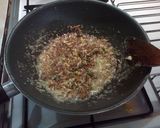 Foto langkah ke 4 dari resep Nasi Goreng Mentega Kornet Pedas.
