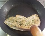 Foto langkah ke 5 dari resep Turkey Steak Served with Potato Wedges and Black pepper mushroom sauce.