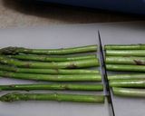 Foto langkah ke 2 dari resep Pan-seared Mushroom and Asparagus with Balsamic Vinegar Infusion.