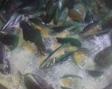 Foto langkah ke 4 dari resep Sup Kerang Hijau.
