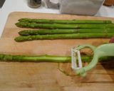 Foto langkah ke 2 dari resep Daging Gulung Asparagus.