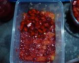 Foto langkah ke 5 dari resep Strawberry Trifle.