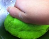 Foto langkah ke 3 dari resep Roti Pandan ( untuk 1 Loyang Pound Cake).