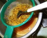 Foto langkah ke 3 dari resep Passion fruit syrup.