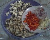 Foto langkah ke 1 dari resep tumis jamur merang saus tiram.