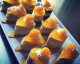 Foto langkah ke 9 dari resep Mandarin Surprise Cheesecake.
