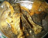 Foto langkah ke 1 dari resep Semur Asin Ikan Nila.