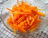 Foto langkah ke 1 dari resep Danggeun Namul (Seasoned Carrots).