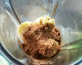 Foto langkah ke 1 dari resep Banana Chocolate Smothie.
