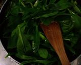 Foto langkah ke 4 dari resep Tumis Daun Ginseng Wijen Ala Korea.